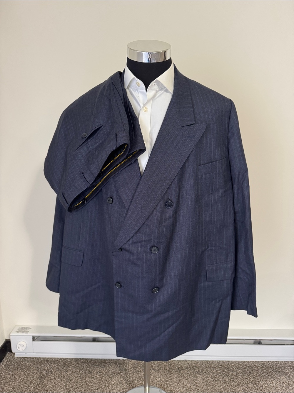 Hickey Freeman mens 52L baby blue pinstripe double breast wool suit w/ trouser